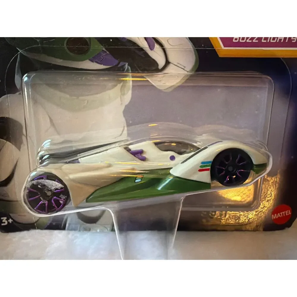 Hot Wheels Disney Pixar Lightyear Buzz Lightyear Character Car Space Ranger NEW